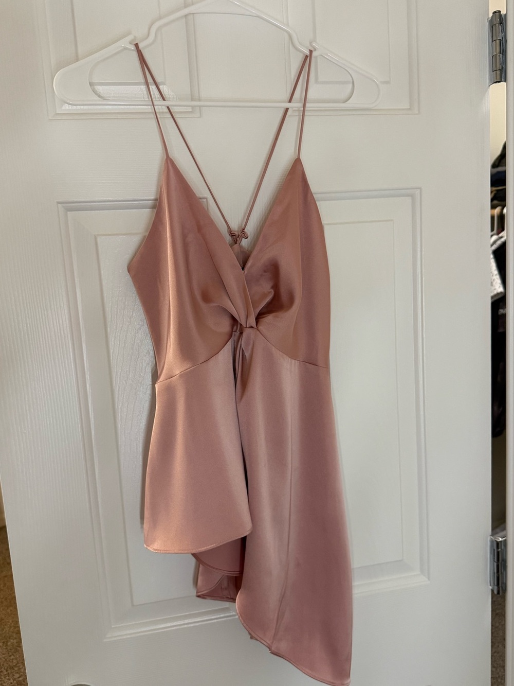 Women’s Express Romantic Dusty Rose Satin Twist-Front Slip Top
